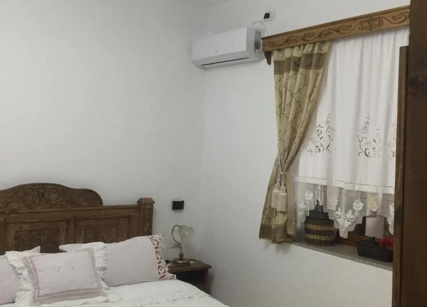 Guest House Luna Gjirokaster Homestay
