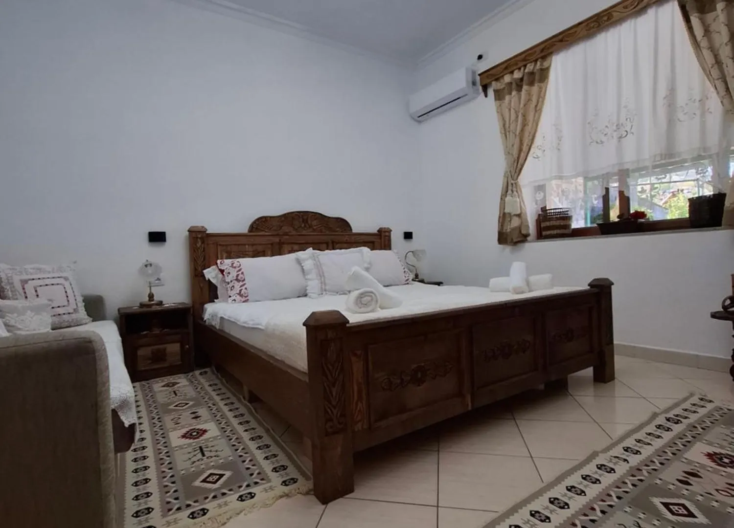 Guest House Luna Gjirokaster Homestay